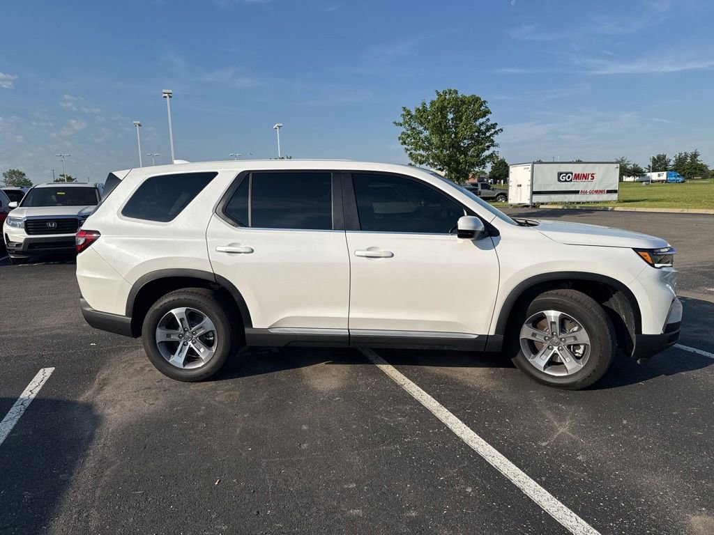 Used 2025 Honda Pilot EX-L image 12