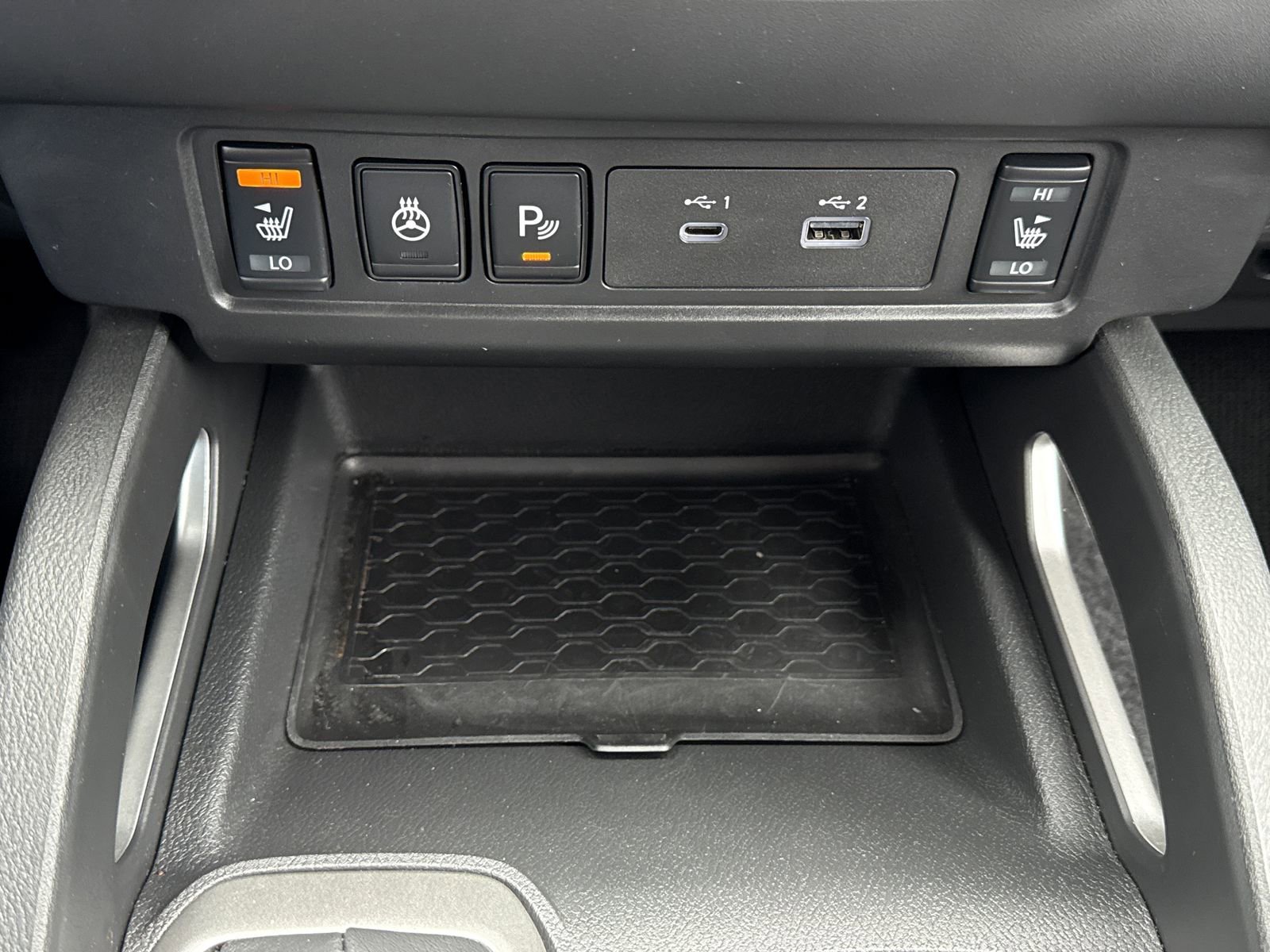 Used 2024 Nissan Frontier SL w/ Technology Package RWD image 27