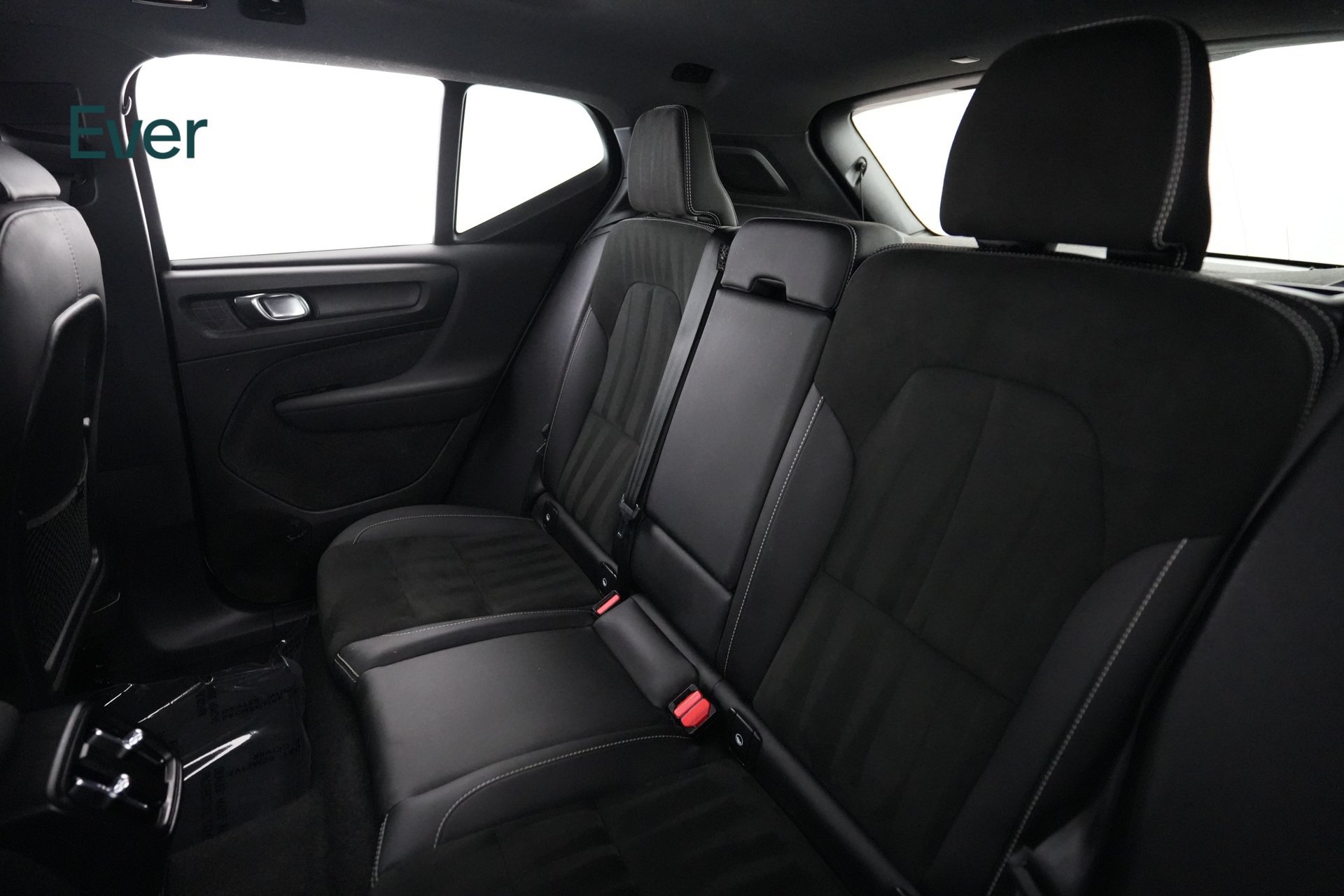 Used 2023 Volvo XC40 Recharge Ultimate AWD/4WD image 24