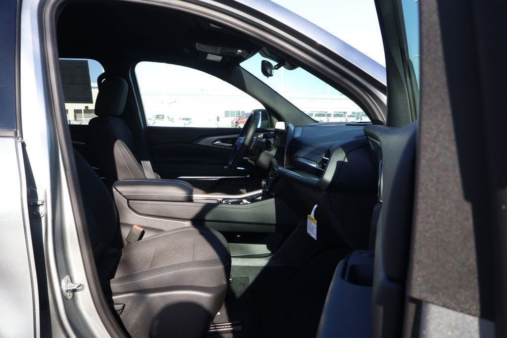 New 2026 Chevrolet Traverse LT w/ Midnight/Sport Edition FWD image 42