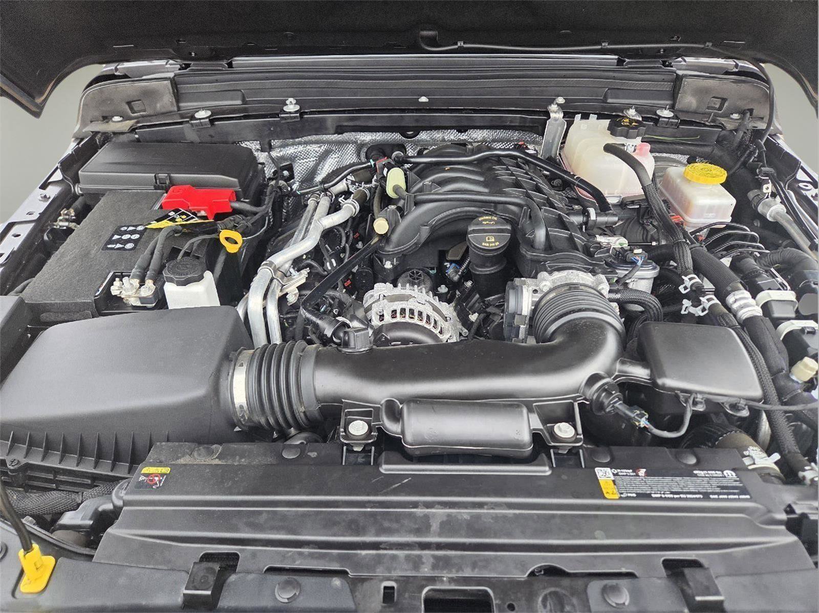 Used 2025 Jeep Wrangler Sport image 38