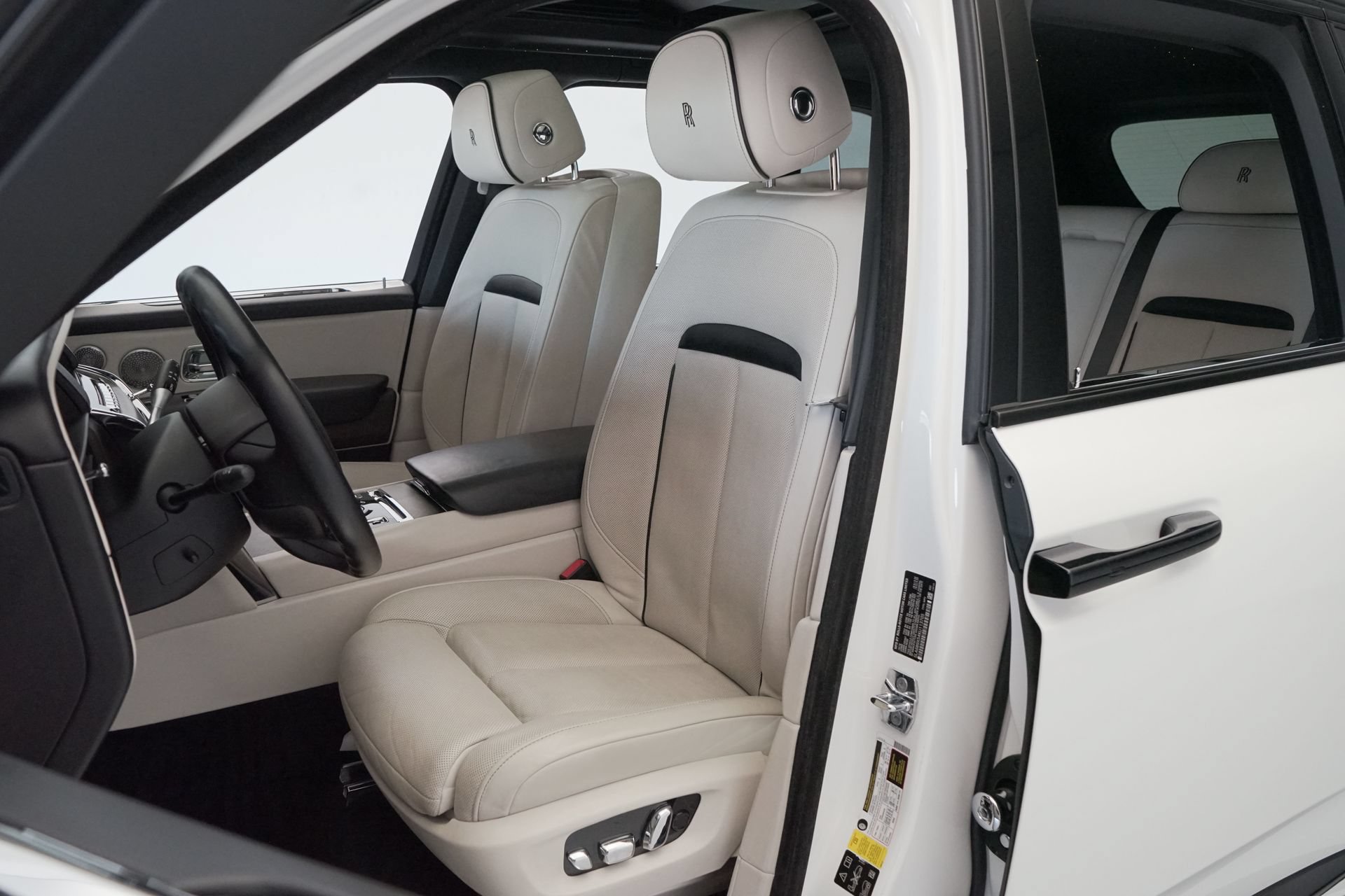 Used 2019 Rolls-Royce Cullinan AWD/4WD image 10
