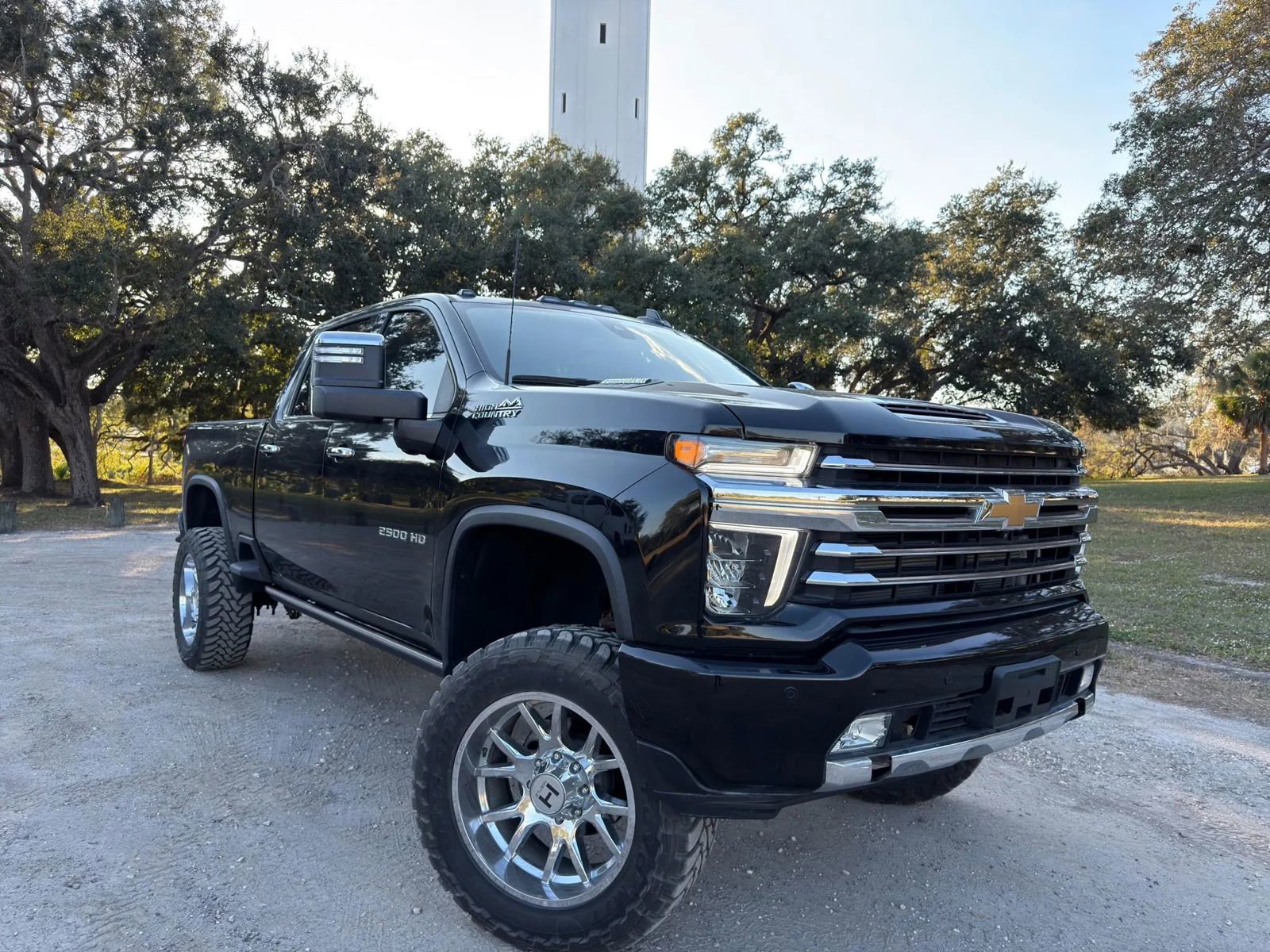 Used 2023 Chevrolet Silverado 2500 High Country w/ Safety Package II image 35