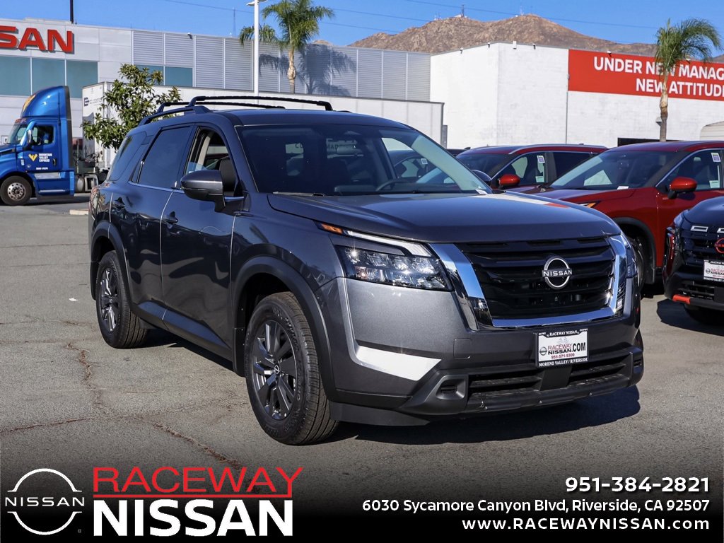 New 2025 Nissan Pathfinder SV