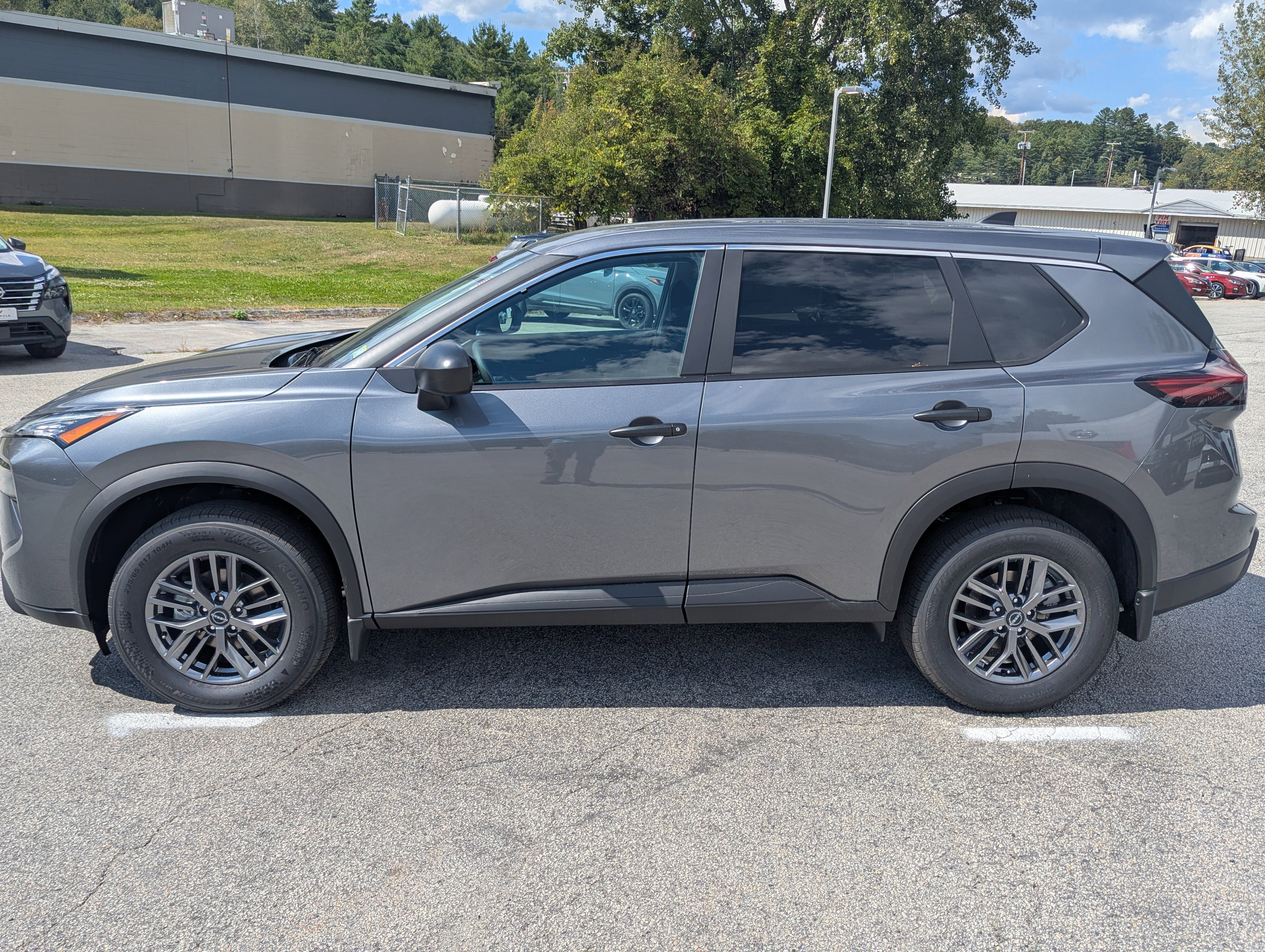 New 2026 Nissan Rogue S image 4