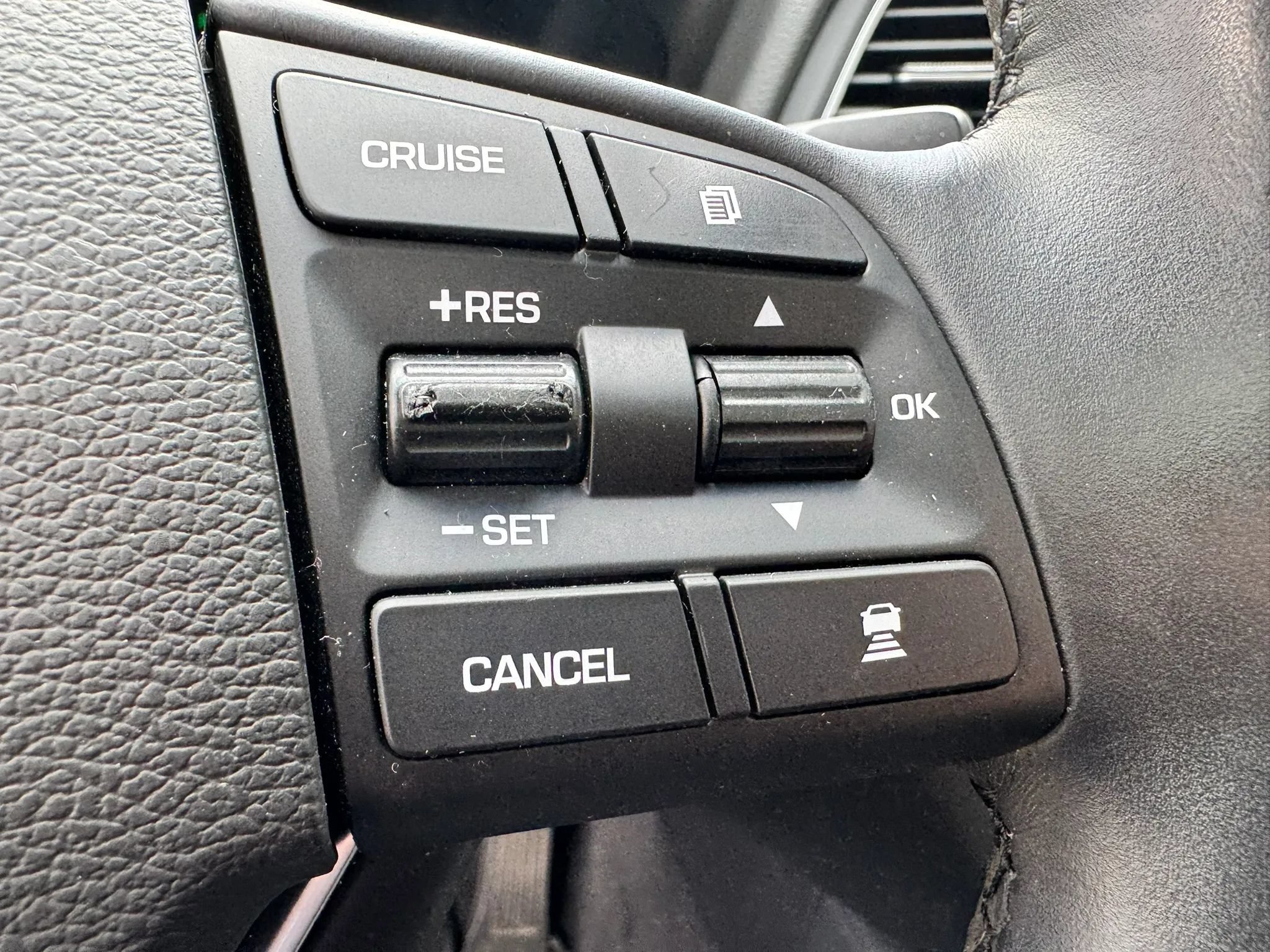 Used 2015 Hyundai Genesis 5.0 RWD image 28