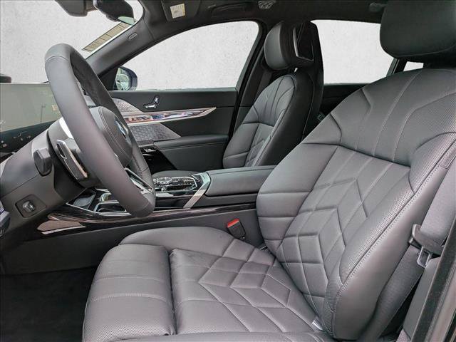 Used 2026 BMW i7 xDrive60 w/ Executive Package AWD/4WD image 4