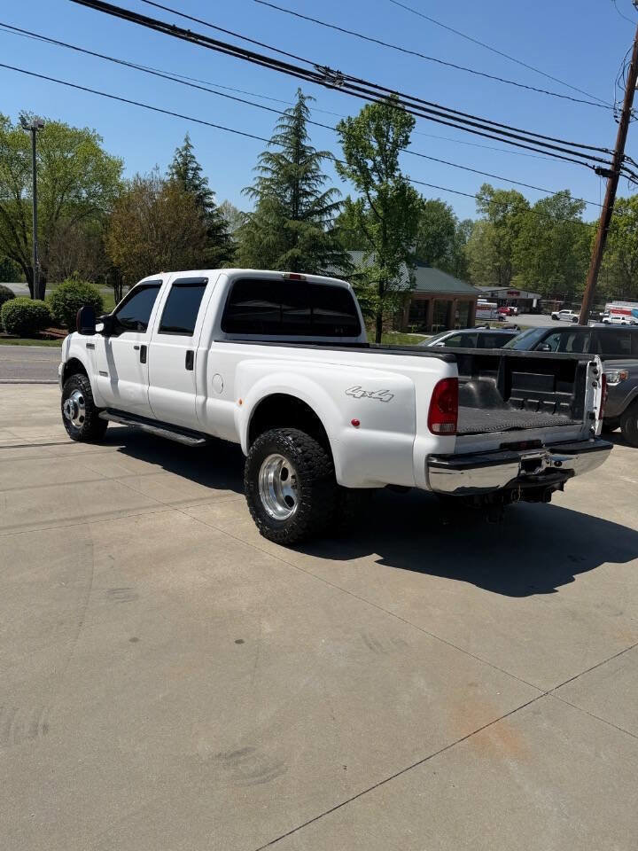 Used 2005 Ford F350 Lariat image 3