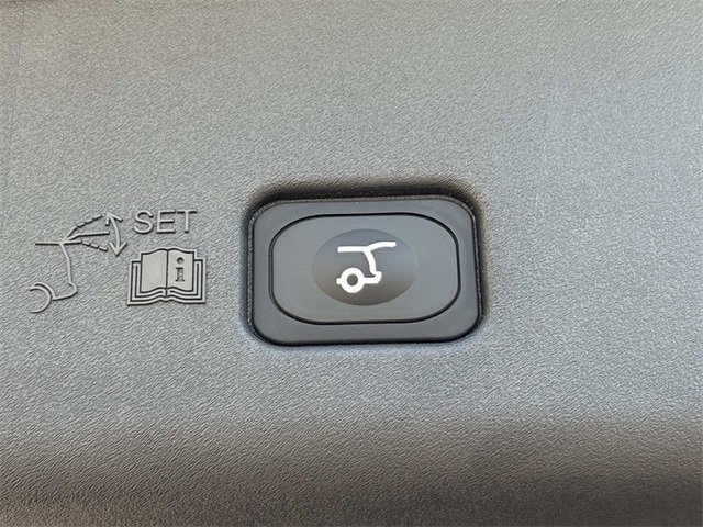 New 2025 Lincoln Nautilus Premier w/ Jet Appearance Package image 13