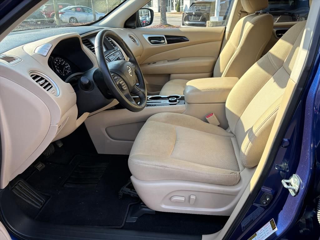 Used 2020 Nissan Pathfinder SV image 13