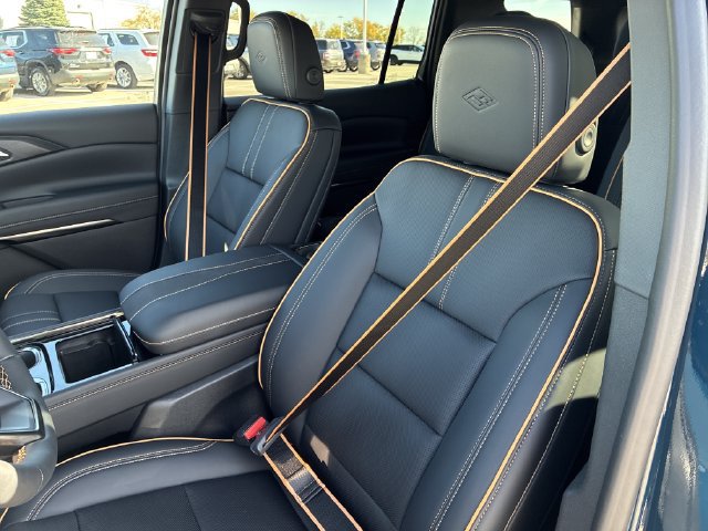 New 2027 Chevrolet Traverse High Country w/ LPO, Floor Liner Package AWD/4WD image 40