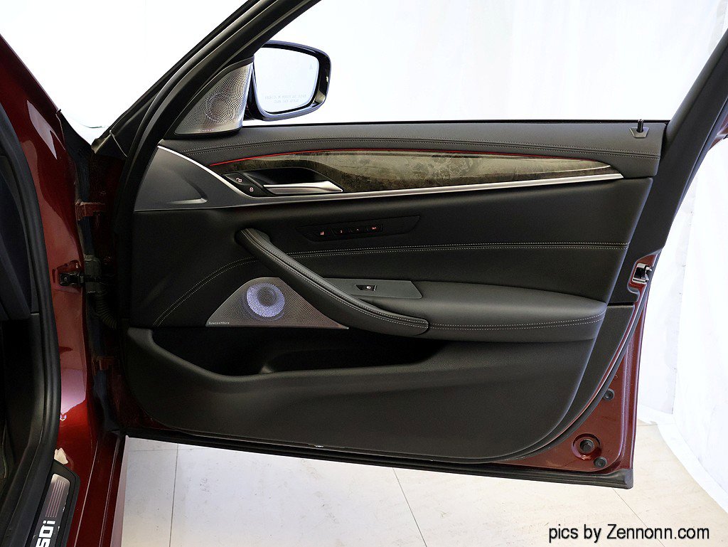 Certified 2022 BMW M550i xDrive w/ Executive Package image 36