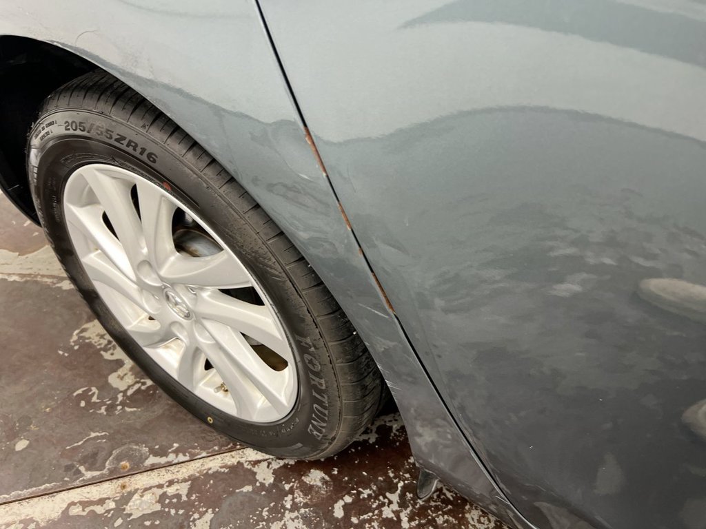 Used 2012 MAZDA MAZDA3 i Touring FWD image 29