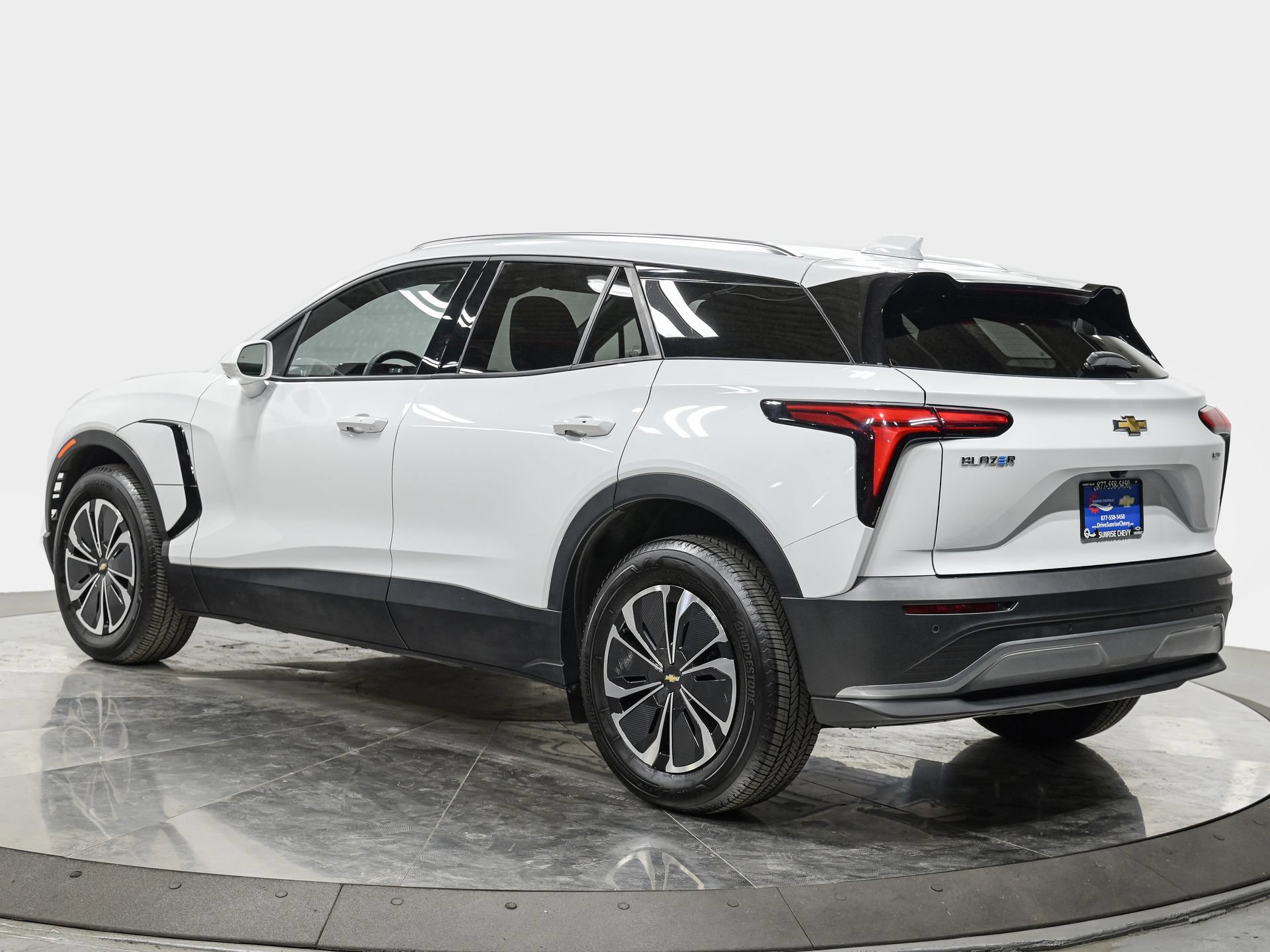 Used 2024 Chevrolet Blazer EV LT AWD/4WD image 4