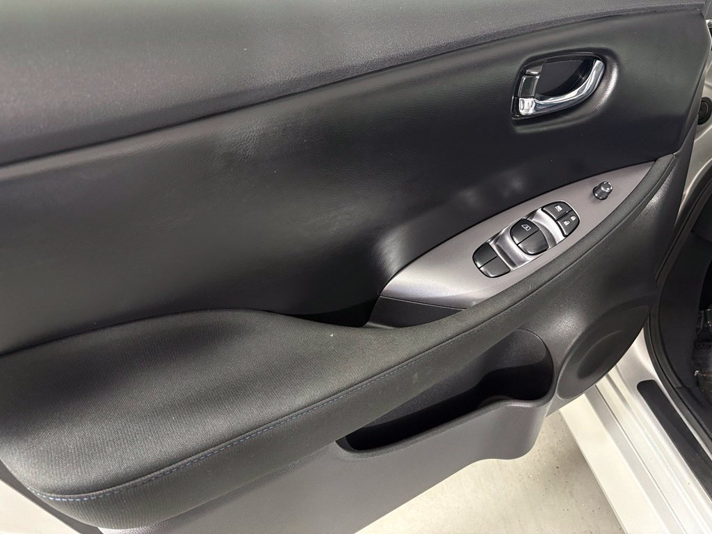 Used 2025 Nissan Leaf S FWD image 14