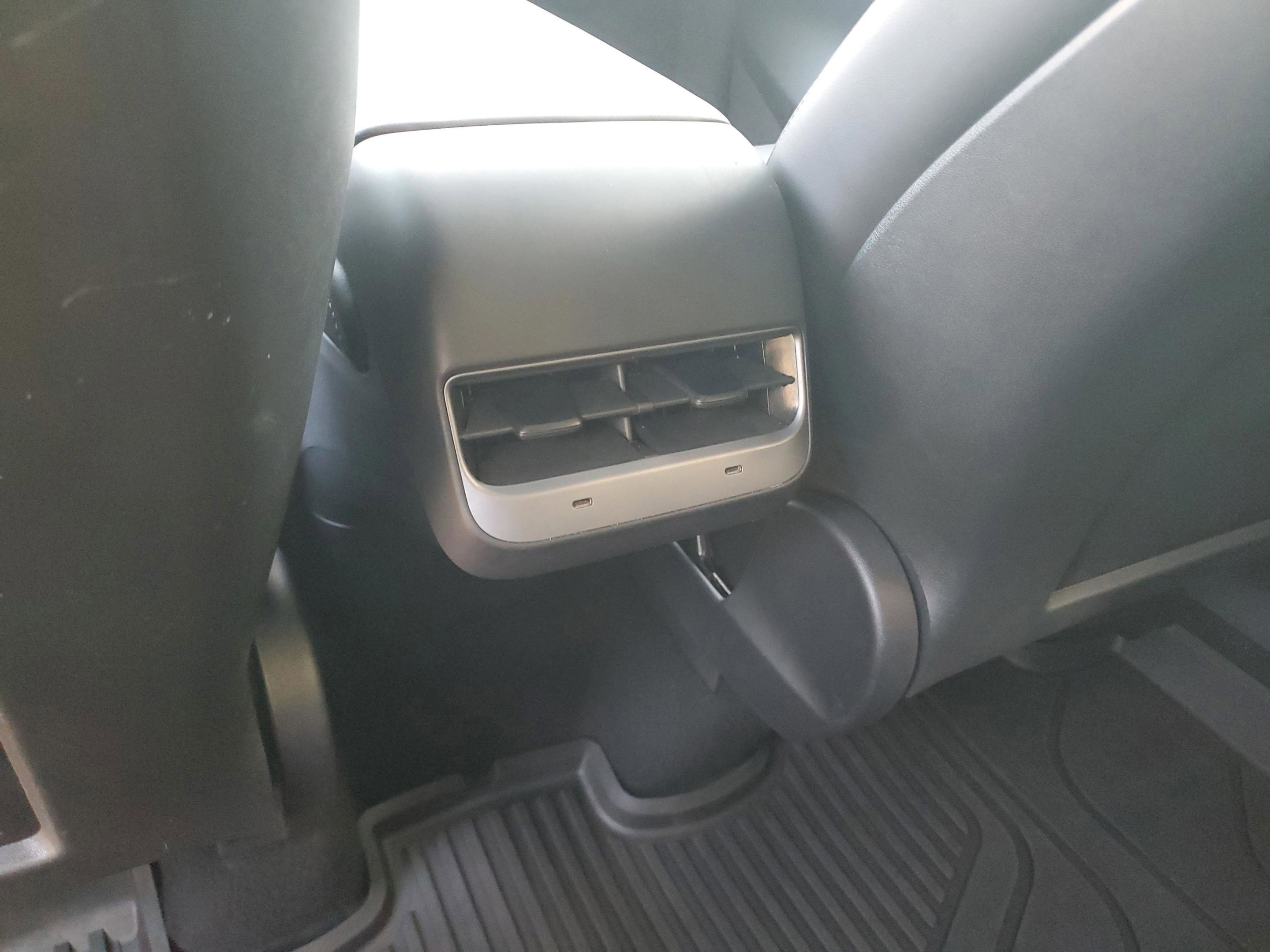 Used 2025 Tesla Model Y Long Range RWD image 13