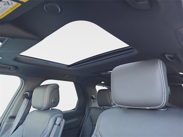 New 2026 Land Rover Discovery Limited Edition image 17