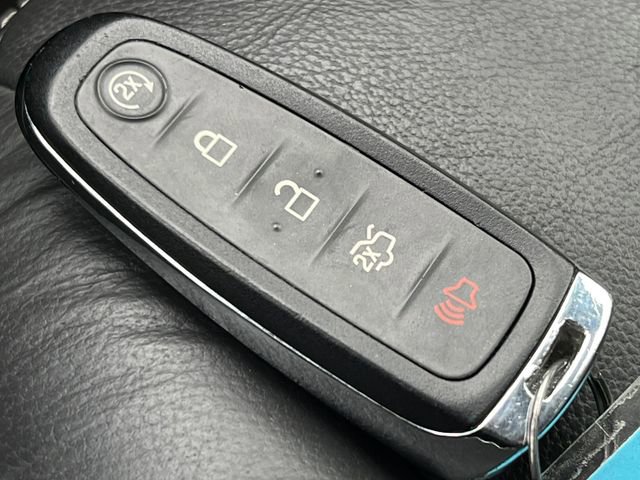 Used 2015 Ford Escape Titanium image 27