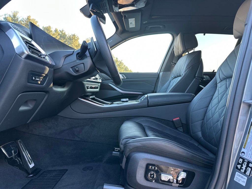 Certified 2025 BMW X5 M60i w/ Executive Package image 16