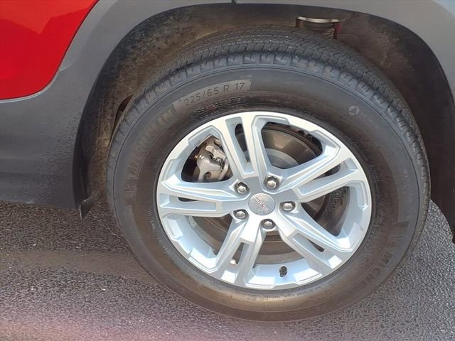 Used 2024 GMC Terrain SLE w/ Driver Convenience Package image 24