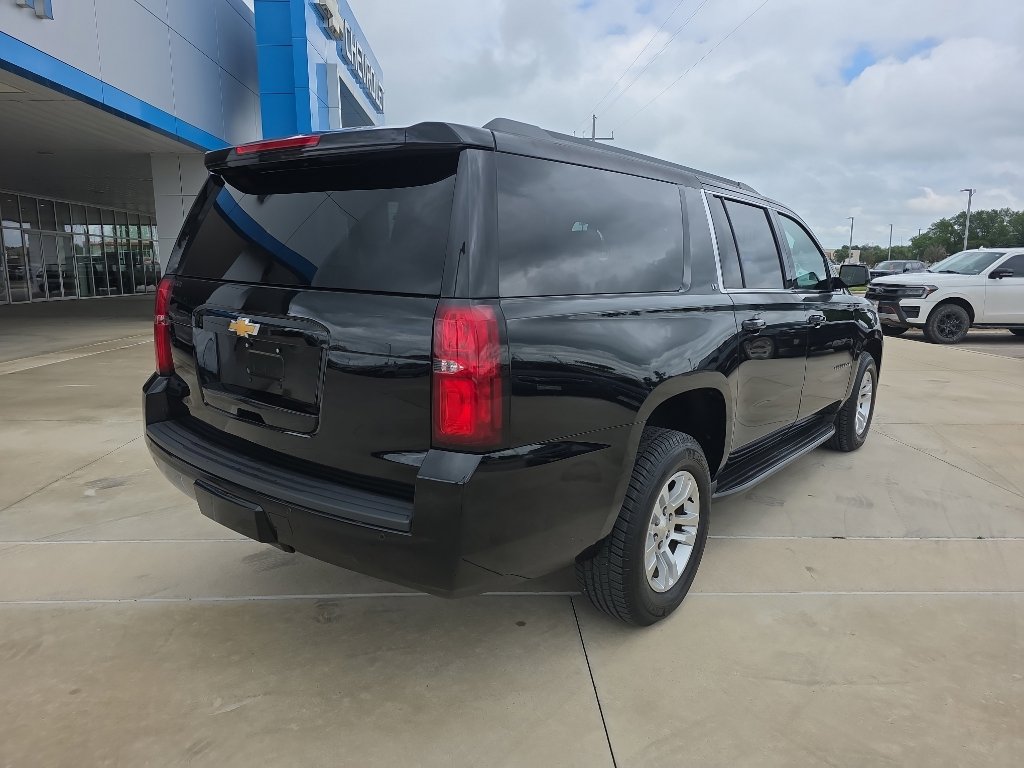 Used 2017 Chevrolet Suburban LT RWD image 19
