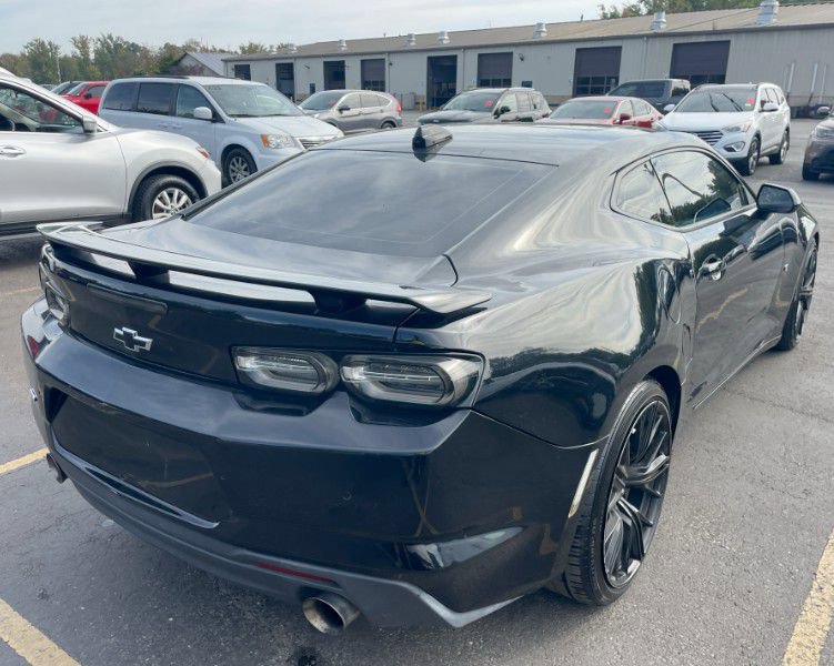 Used 2020 Chevrolet Camaro SS RWD image 3