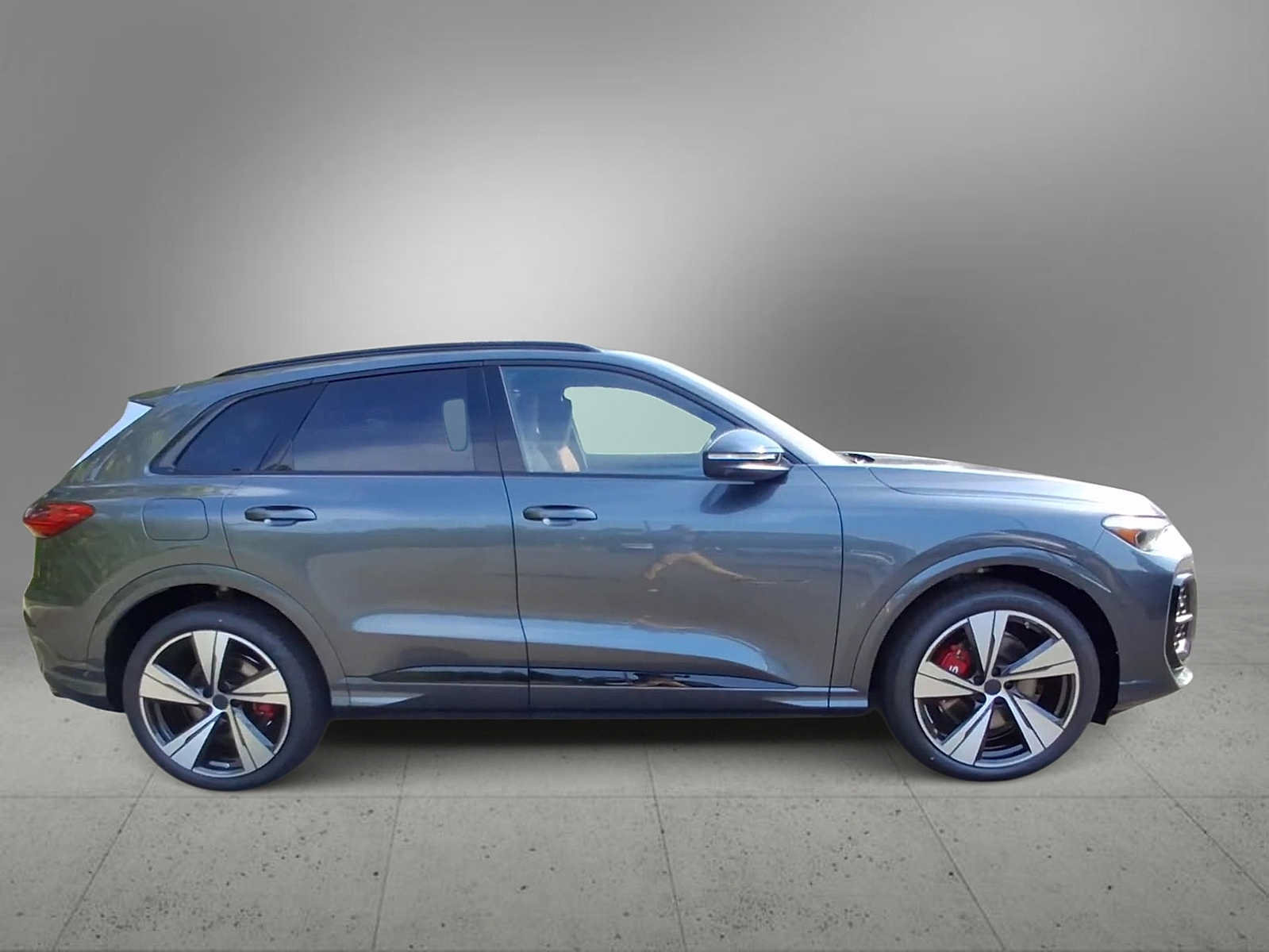 New 2026 Audi SQ5 Prestige AWD/4WD image 9