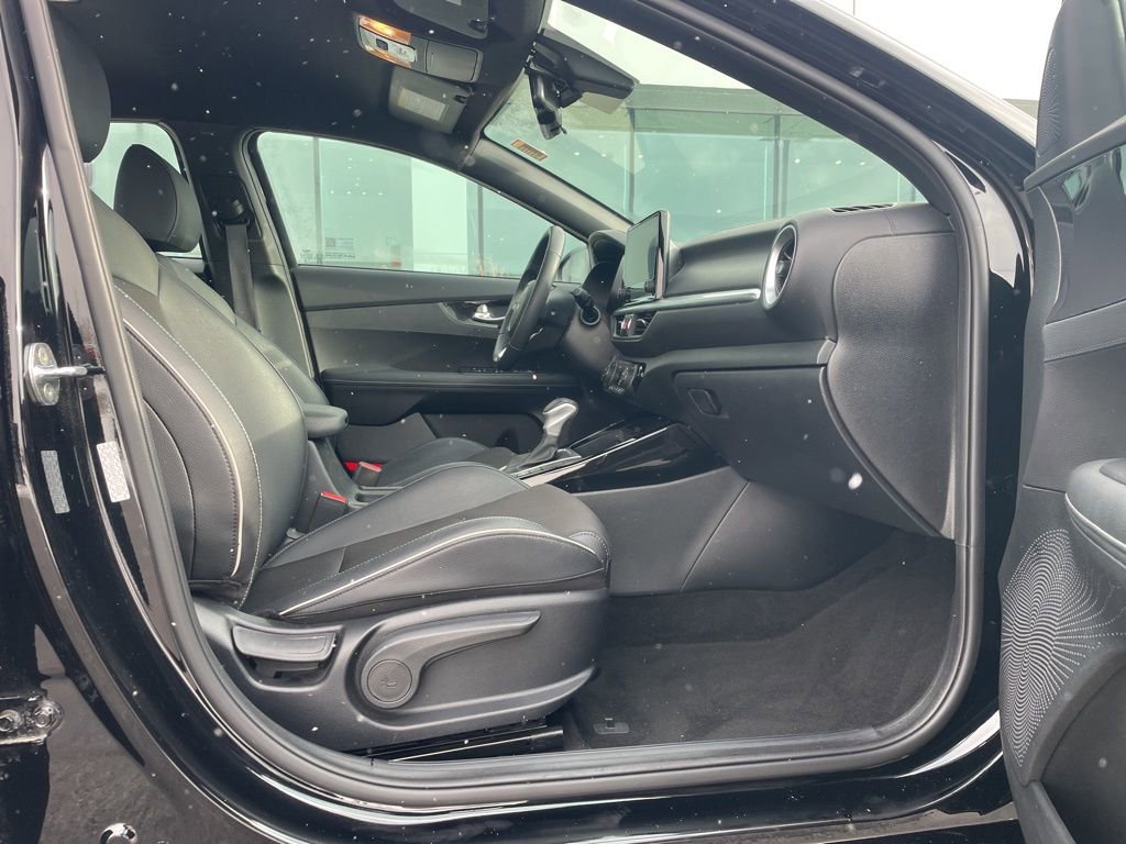 Used 2023 Kia Forte GT-Line w/ GT-Line Technology Package image 15