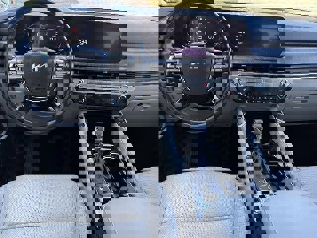 Used 2023 Kia Telluride EX w/ EX Captain's Chair Package image 23