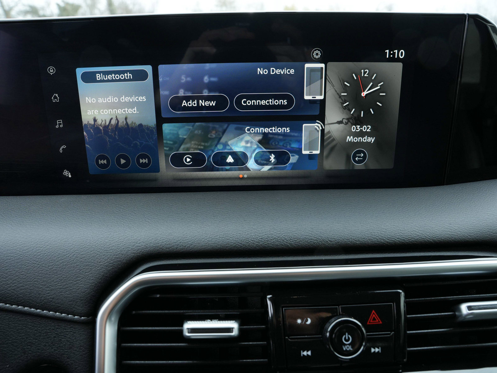 Used 2025 Nissan Armada SV image 20