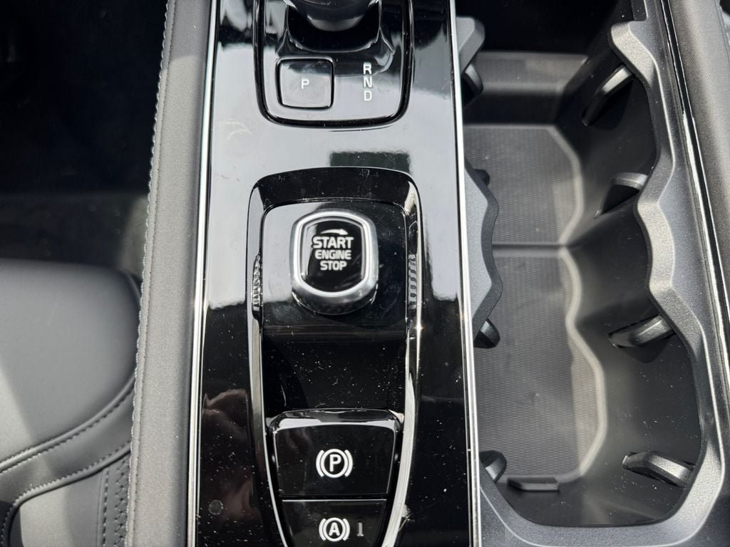 New 2026 Volvo XC90 B6 Plus w/ Protection Package Premier AWD/4WD image 17