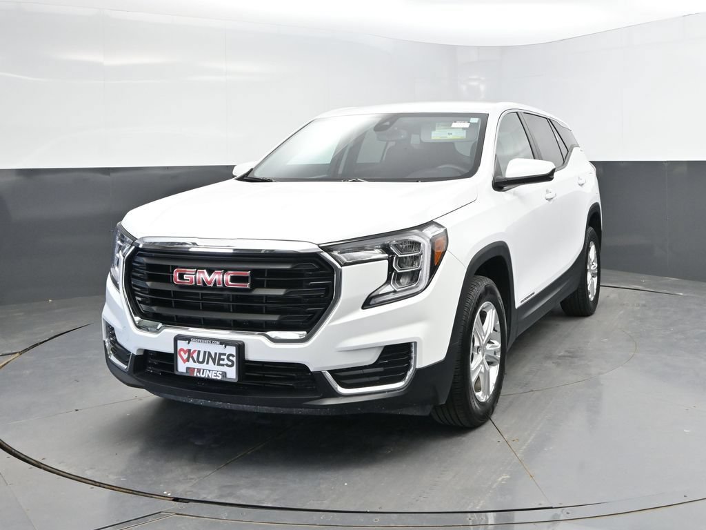 Used 2024 GMC Terrain SLE AWD/4WD image 3
