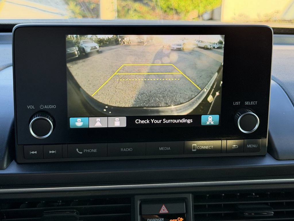 Used 2025 Honda Pilot Sport image 22