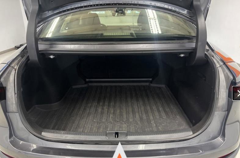 Used 2023 Toyota Crown XLE image 4