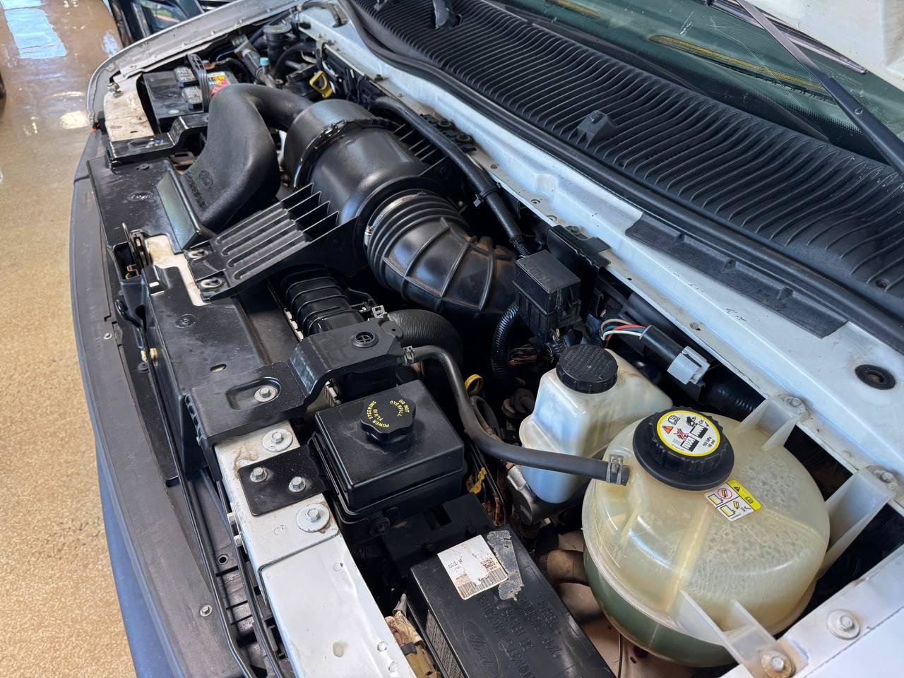 Used 2006 Ford E-350 and Econoline 350 XL RWD image 28