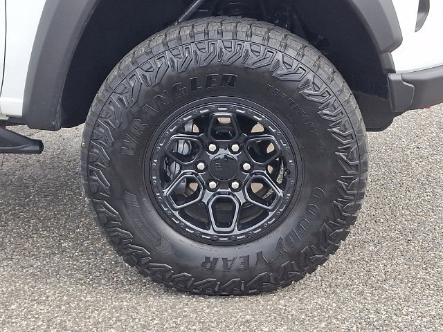 Used 2025 Chevrolet Colorado ZR2 w/ ZR2 Bison Edition AWD/4WD image 29