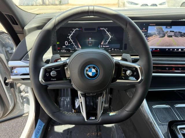 Used 2026 BMW 750e xDrive AWD/4WD image 22