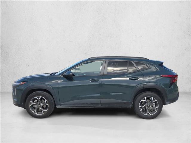 Used 2025 Chevrolet Trax LT FWD image 8
