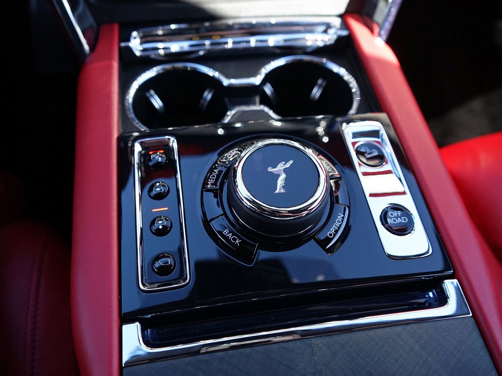 Used 2022 Rolls-Royce Cullinan w/ Cullinan Package image 10