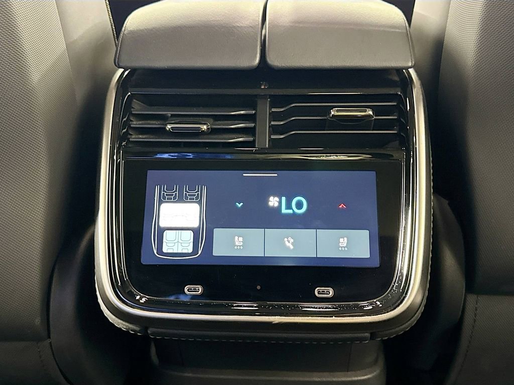 Used 2025 Rivian R1S Adventure image 29