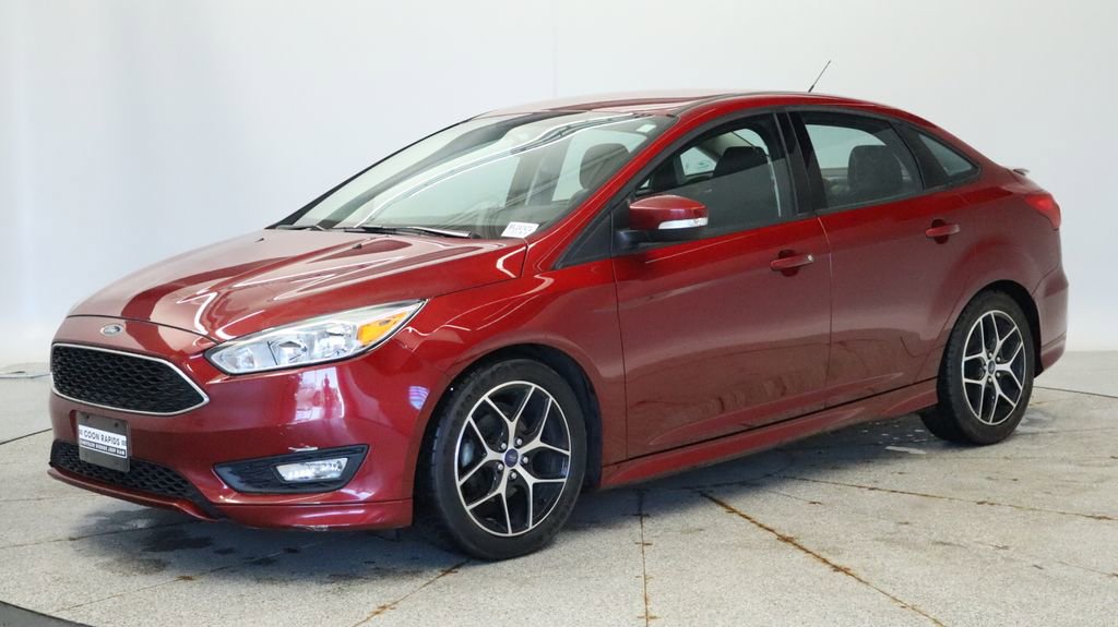 Used 2015 Ford Focus SE w/ SE Sport Package image 1