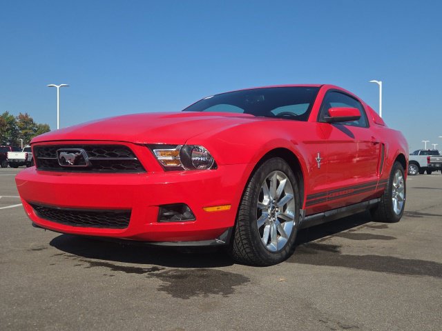 Used 2010 Ford Mustang Coupe RWD image 2