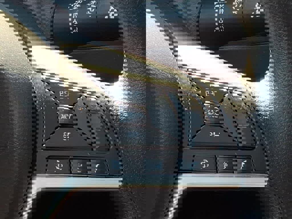 Used 2022 Nissan Leaf S image 18