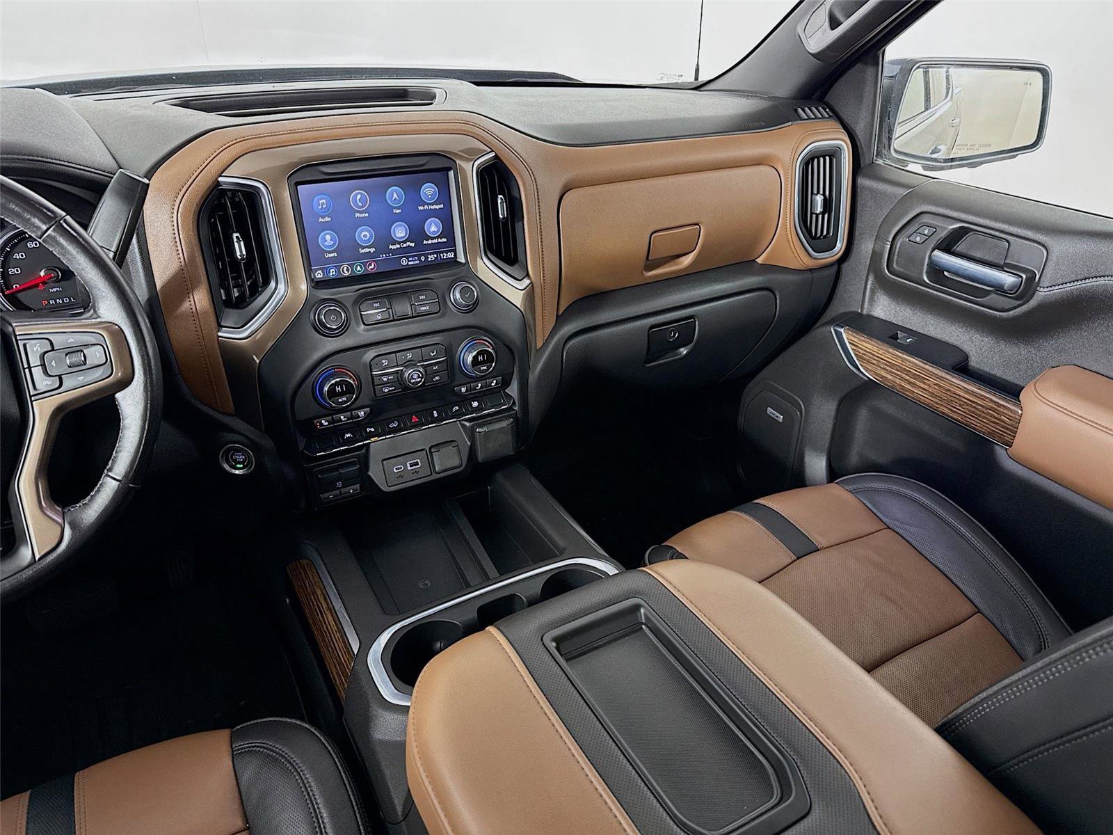 Used 2022 Chevrolet Silverado 1500 High Country w/ Technology Package image 24