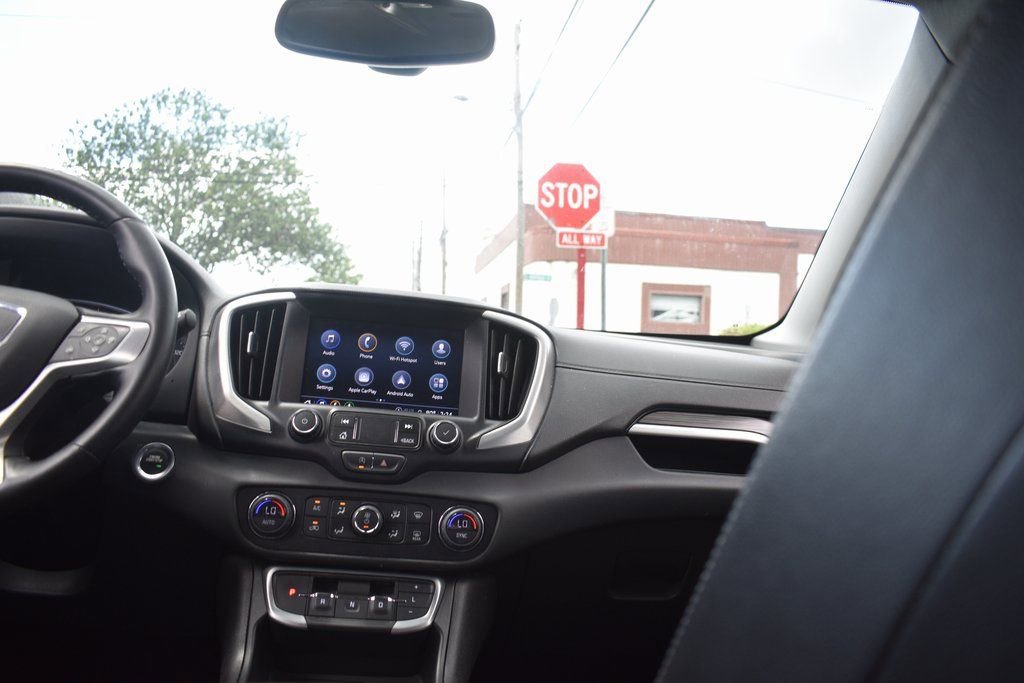 Used 2023 GMC Terrain SLT FWD image 32