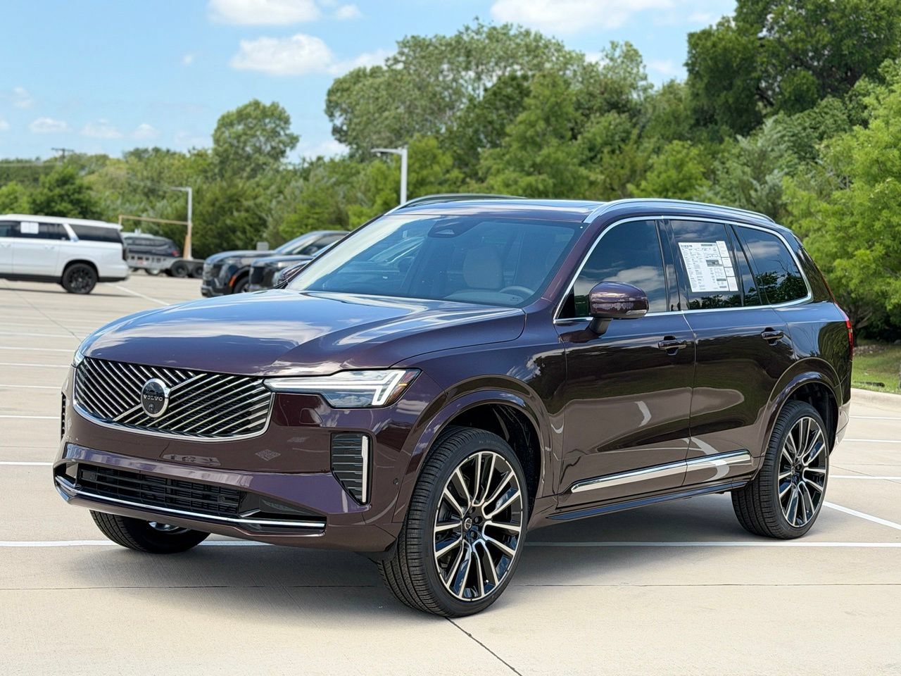 New 2026 Volvo XC90 B5 Plus w/ Protection Package Premier AWD/4WD image 3