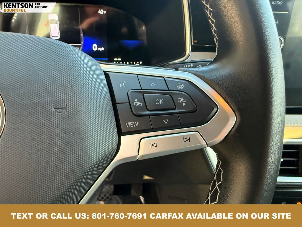Used 2025 Volkswagen Taos SE image 18