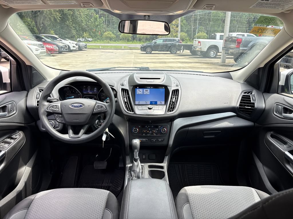 Used 2017 Ford Escape SE w/ Equipment Group 201A AWD/4WD image 8