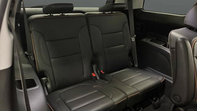Used 2022 GMC Acadia AT4 w/ Technology Package AWD/4WD image 27
