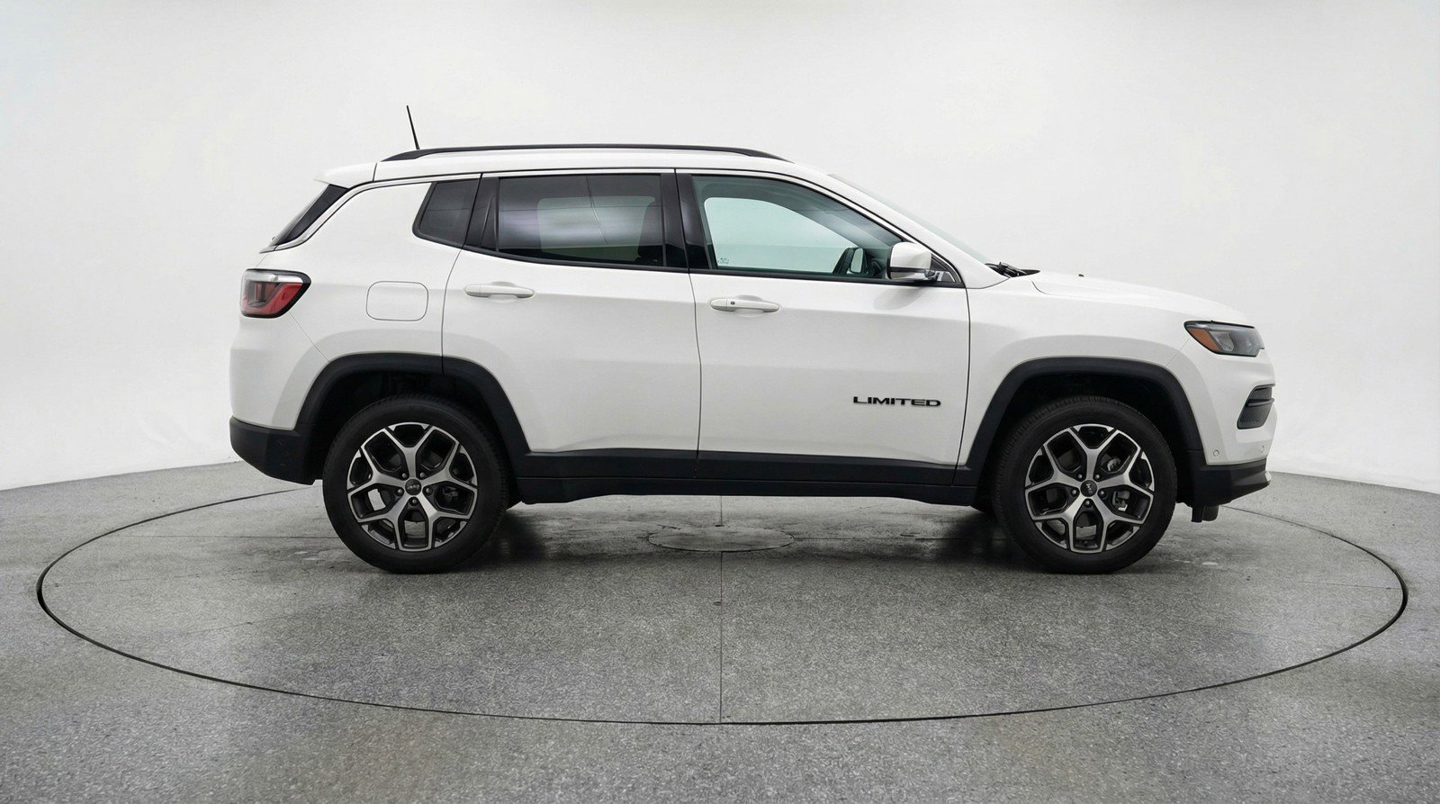 Used 2025 Jeep Compass Limited image 11
